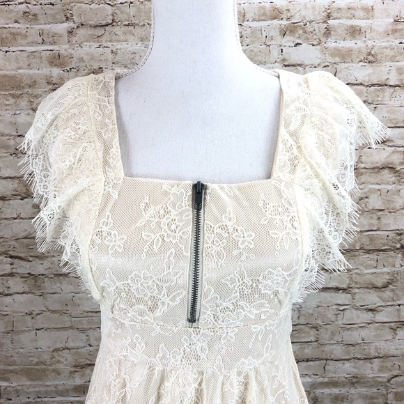 Lace Flutter Sleeve Dress - Picture 2 of 5